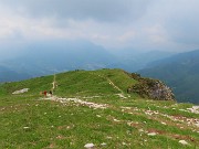 59 Scendo sul sent. 221 mentre molti salgono